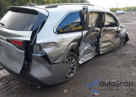 2021 Toyota Sienna Le from USA, damaged, VIN 5TDKRKEC6MS072174
